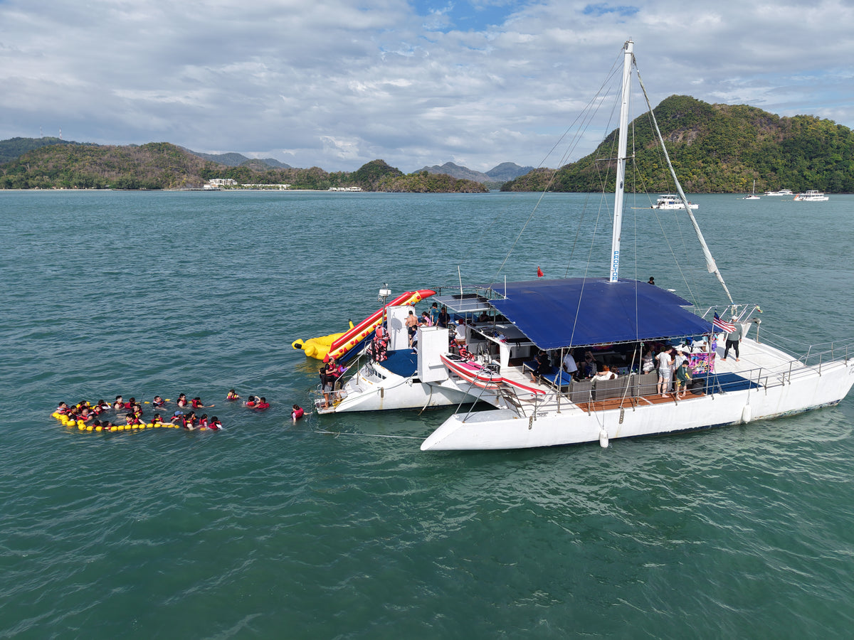 Erica Sunset Sharing Yacht Charter – Langkawi Sunset Party Experience (4 Hours)