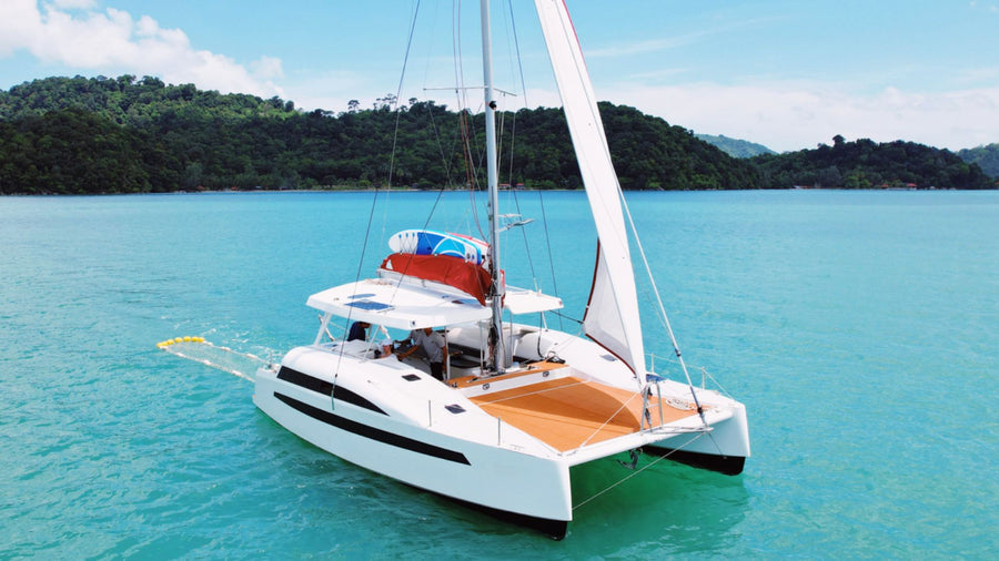 Rubylite – Open-Air Yacht with Spacious Front Deck (4 Hours)