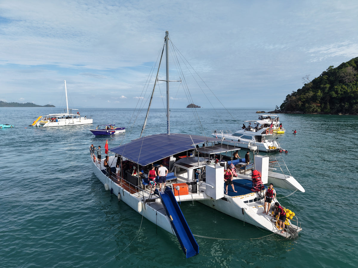 Erica Private Yacht Charter – Grand Luxury Party Cruise Experience (4 Hours)