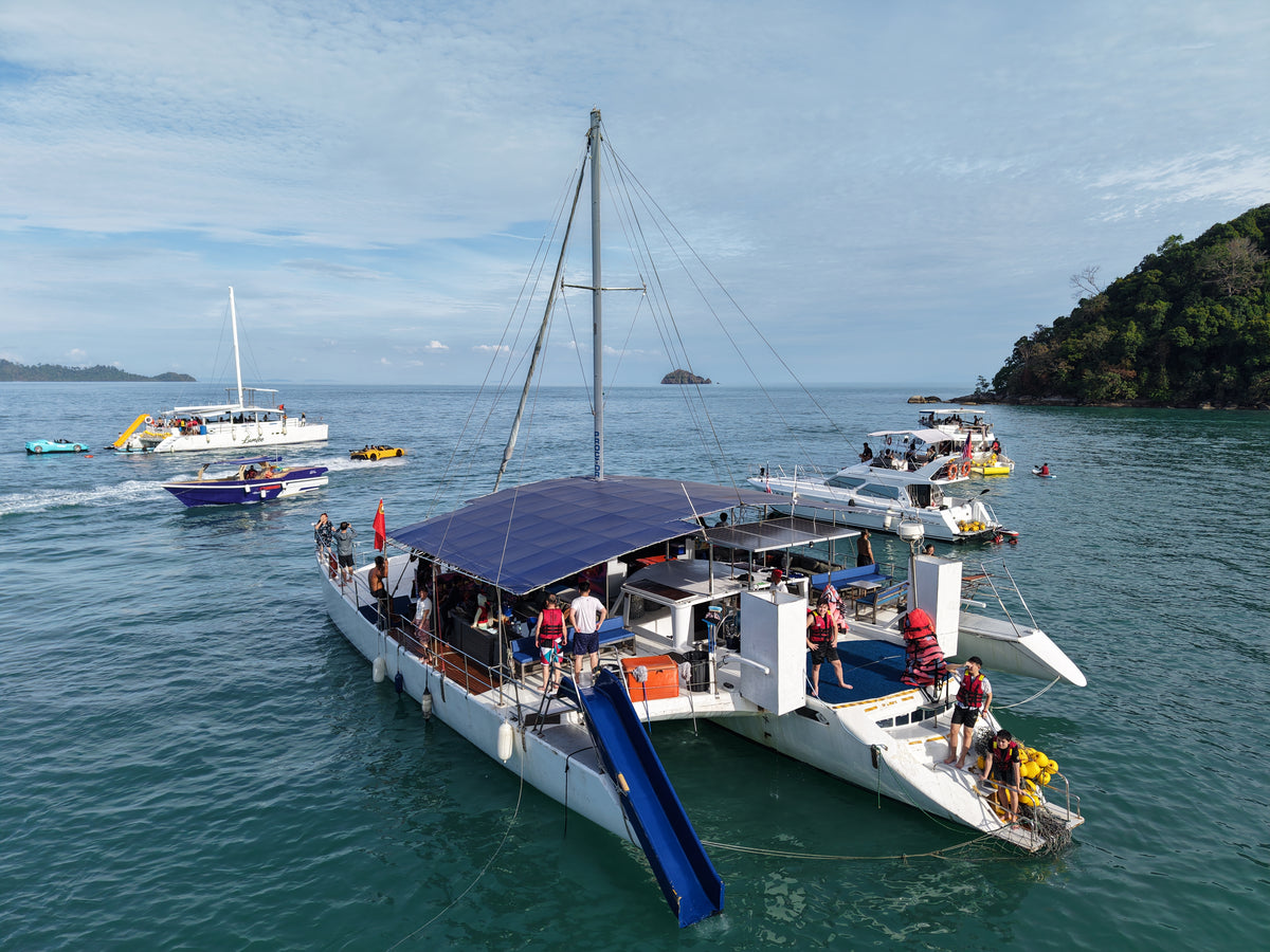 Erica Private Yacht Charter – Grand Luxury Party Cruise Experience (4 Hours)