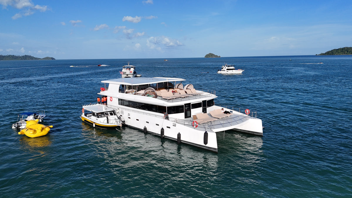 Portofino 88 Power Catamaran – Private Charter for Up to 80 Guests (4 Hours)